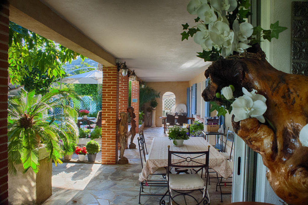 Mas Des Kardouons Bed & Breakfast Tourrettes-sur-Loup Ngoại thất bức ảnh